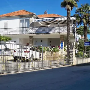 Vlado Apartment