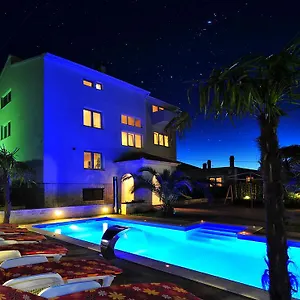 Bracic Apartment